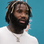 Escndalo en la NFL! Jugador de Dolphins acusado de embarazar a cuatro mujeres a la vez