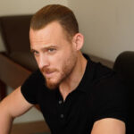 Kerem Bürsin tiene un nuevo proyecto: protagonizará una película turca con espíritu deportivo