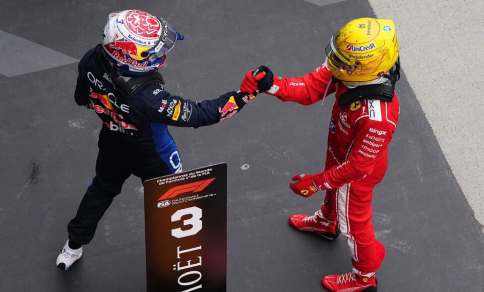 Hamilton y Verstappen vuelven a criticar la F1 2026 a pesar del espectáculo