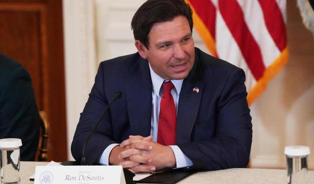 Se espera que la legislatura de Florida apruebe el presupuesto el viernes, y luego DeSantis planea recortarlo
