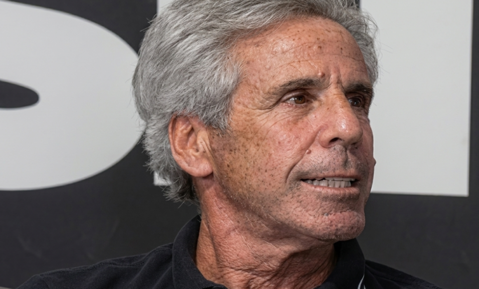 Tiene un impactante parecido con Jeffrey Epstein y quiere gobernar Palm Beach