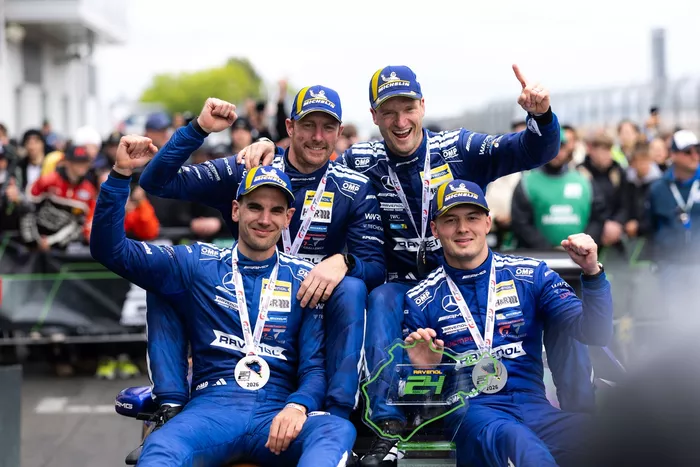 N.º 80 Mercedes-AMG Team RAVENOL Mercedes-AMG GT3 Pro: Maro Engel, Luca Stolz, Fabian Schiller, Maxime Martin