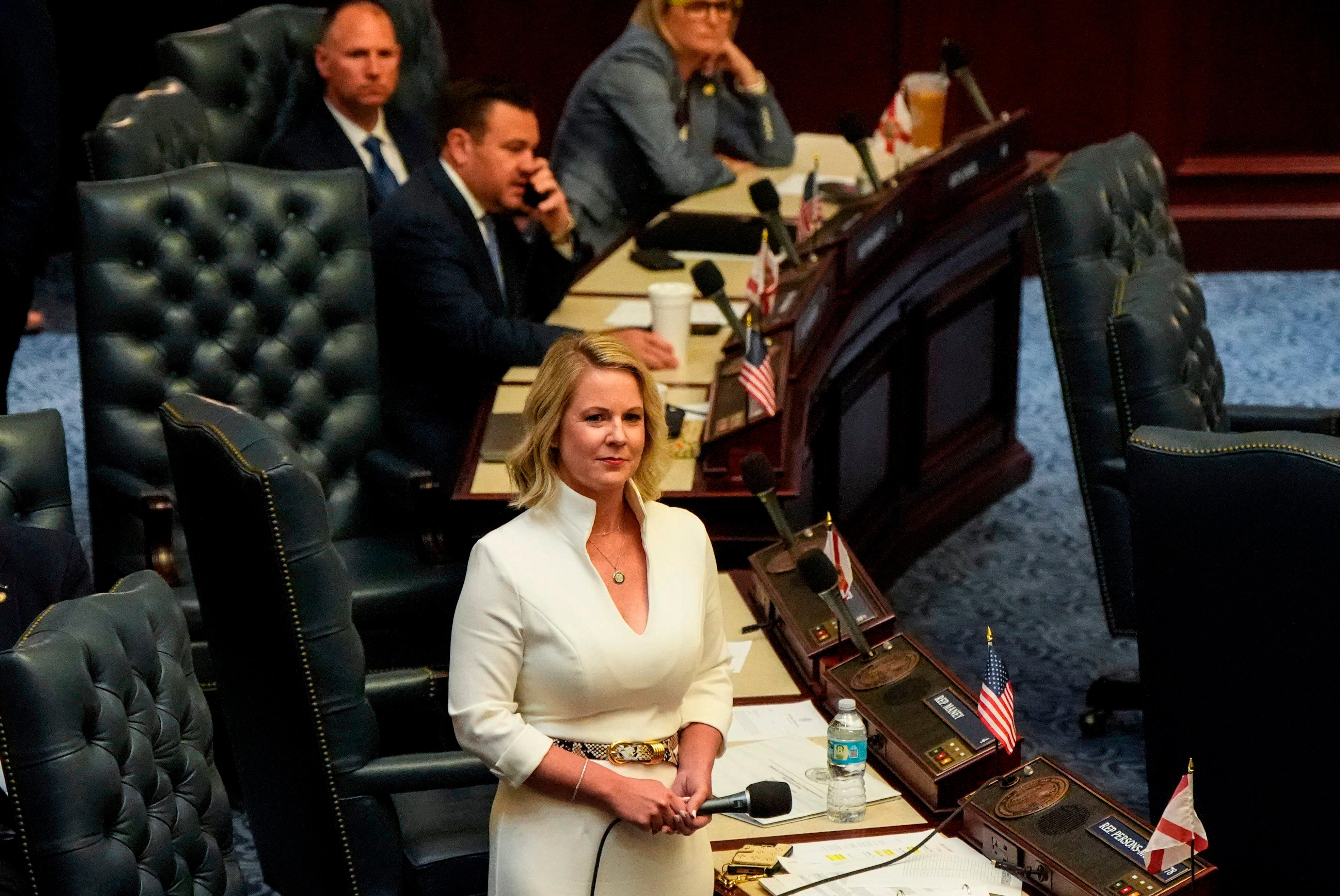 La representante Jenna Persons-Mulicka, republicana por Florida, habla sobre HB1D, un proyecto de ley de redistribución de distritos, durante una sesión especial de la Legislatura de Florida, el miércoles 29 de abril de 2026, en Tallahassee, Florida (Foto AP/Mike Stewart)
