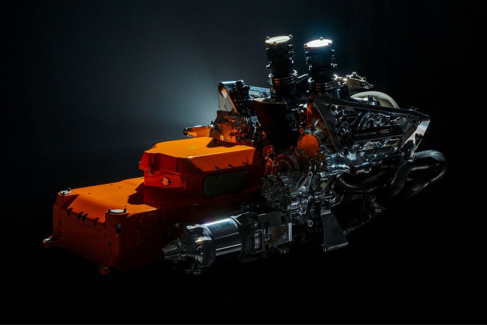 Tra le idee proposte c'è la volontà di avere batterie che possono contenere più energia aumentando il delta tra carica e scarica, attualmente vincolato dalla FIA a 4 MJ