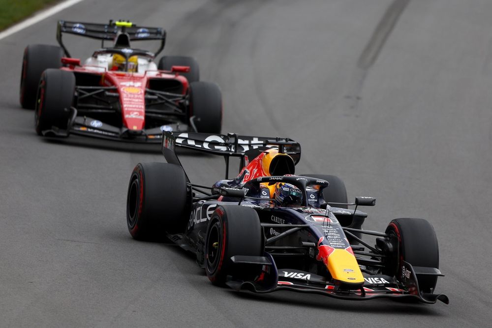 Max Verstappen (Red Bull) et Lewis Hamilton (Ferrari) lors du GP du Canada 2026.