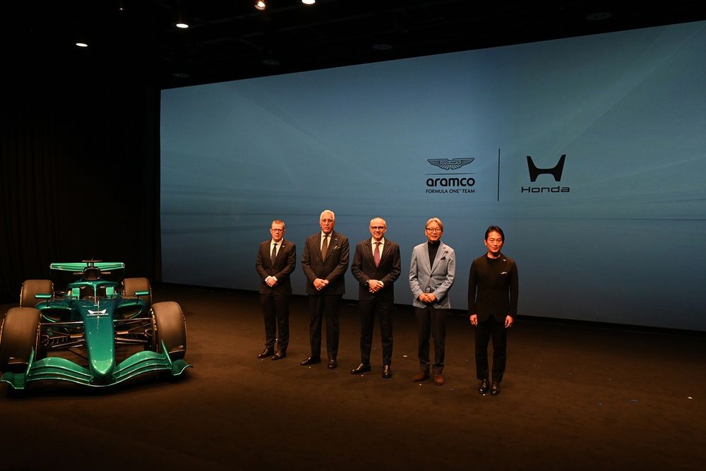 Stefano Domenicali, Lawrence Stroll, Toshihiro Mibe, CEO de Honda CEO; Koji Watanabe, CEO de HRC
